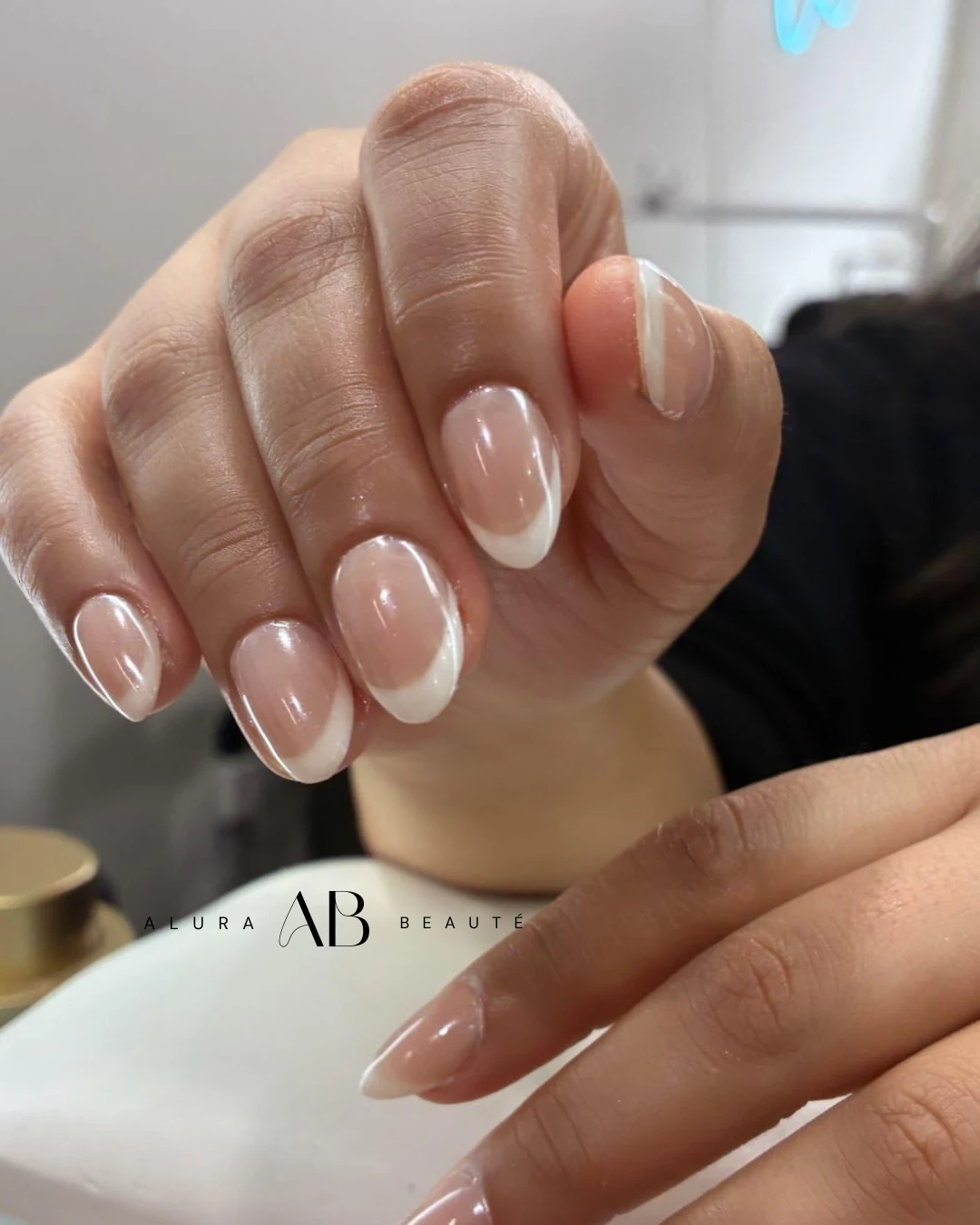 Alura Beaute glossy neutral manicure